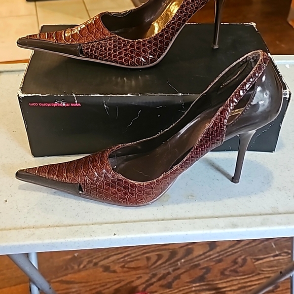 Michael Antonio Designer Shoes, Sz 8.5, Brown Patent Leather, Pointy Toe, 4" Hee - Picture 8 of 12